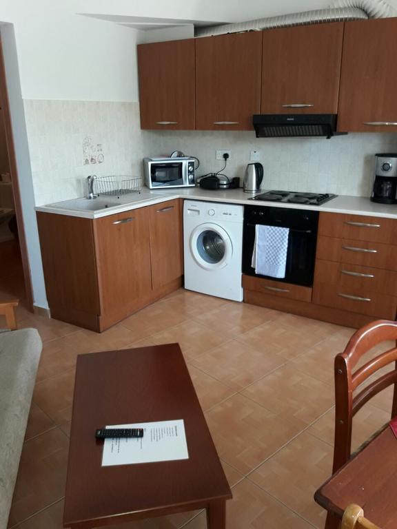 Yialos Apartments Pissouri Exterior photo